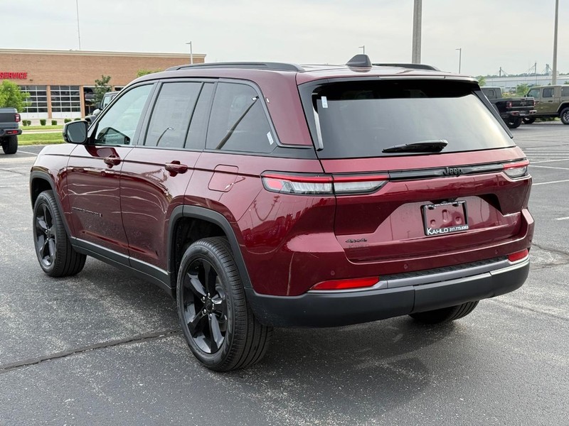 Jeep Grand Cherokee Vehicle Full-screen Gallery Image 5