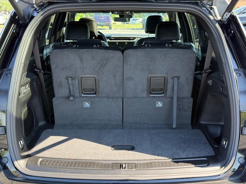 Jeep Grand Cherokee L Vehicle Full-screen Gallery Image 7
