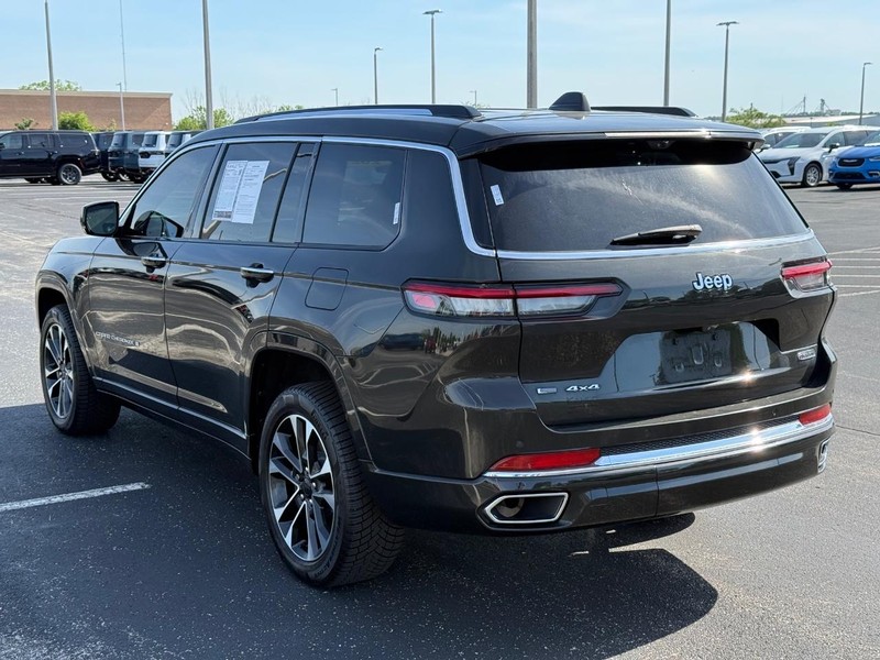 Jeep Grand Cherokee L Vehicle Full-screen Gallery Image 5