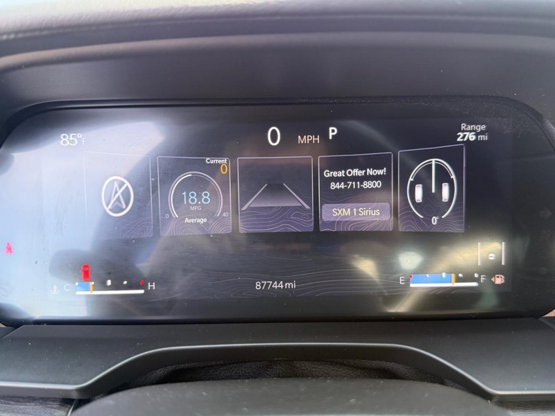 Jeep Grand Cherokee L Vehicle Full-screen Gallery Image 32