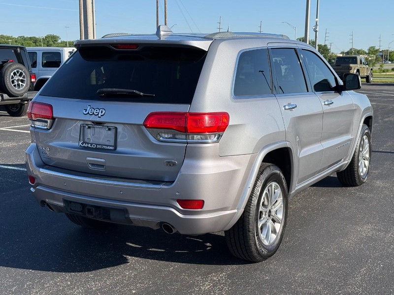 Jeep Grand Cherokee Vehicle Full-screen Gallery Image 3
