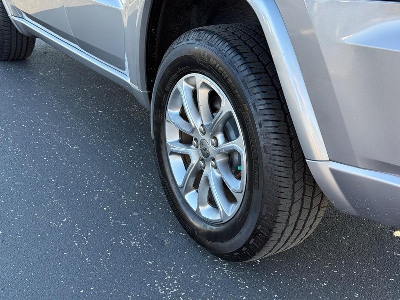 Jeep Grand Cherokee Vehicle Full-screen Gallery Image 6