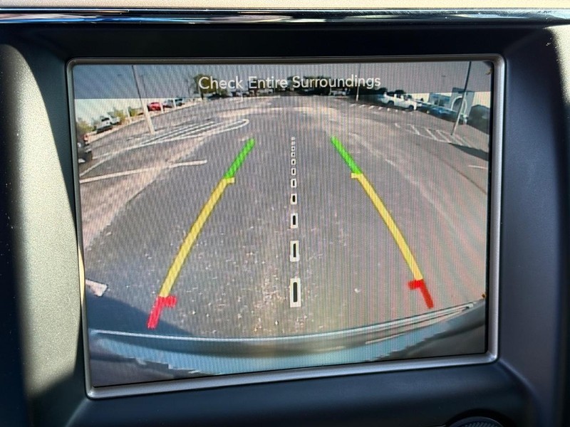 Jeep Grand Cherokee Vehicle Full-screen Gallery Image 25