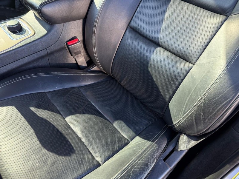 Jeep Grand Cherokee Vehicle Full-screen Gallery Image 33
