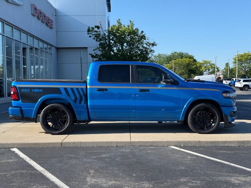 Ram 1500 Vehicle Full-screen Gallery Image 2