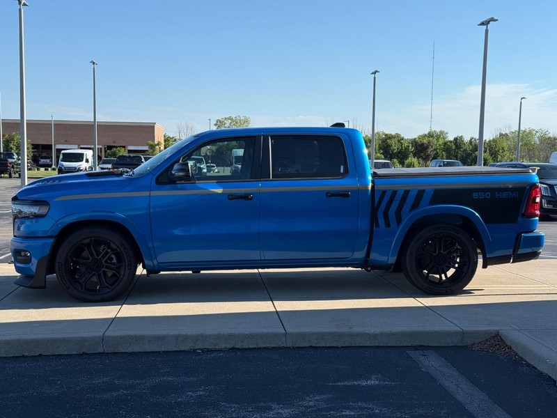 Ram 1500 Vehicle Full-screen Gallery Image 7