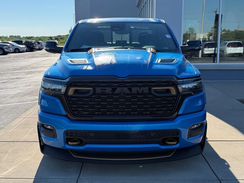 Ram 1500 Vehicle Full-screen Gallery Image 9