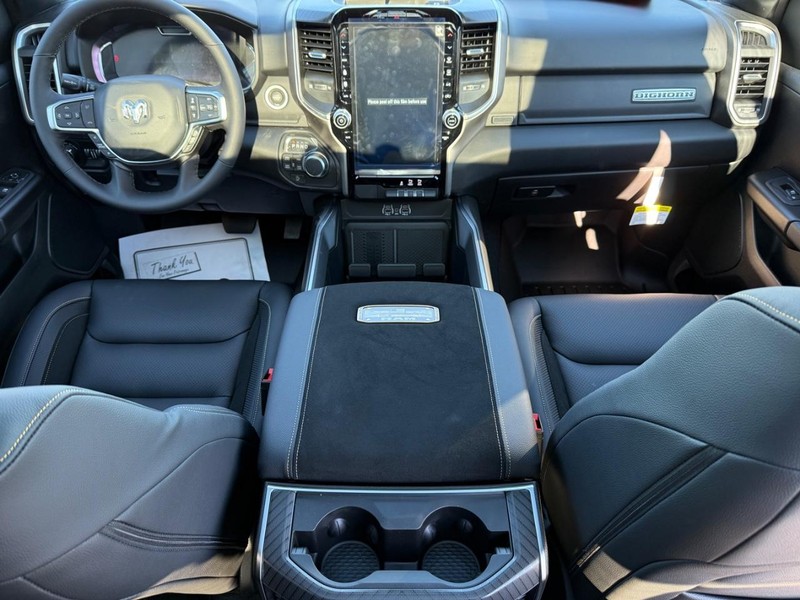 Ram 1500 Vehicle Full-screen Gallery Image 13