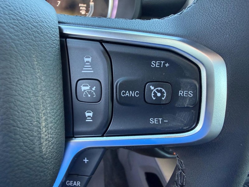 Ram 1500 Vehicle Full-screen Gallery Image 21