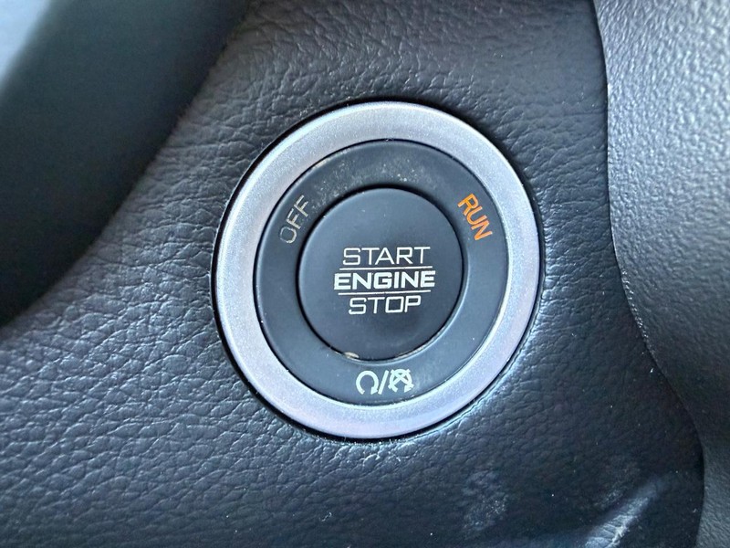 Ram 1500 Vehicle Full-screen Gallery Image 22