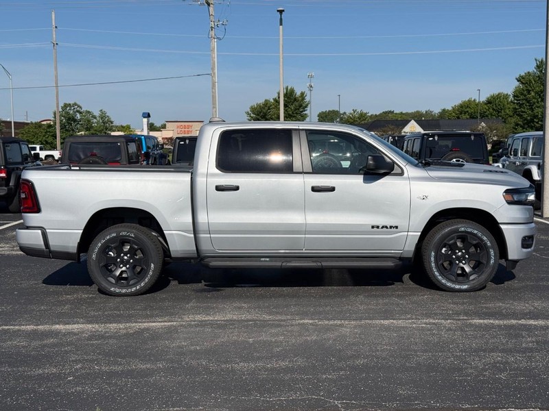 Ram 1500 Vehicle Full-screen Gallery Image 2