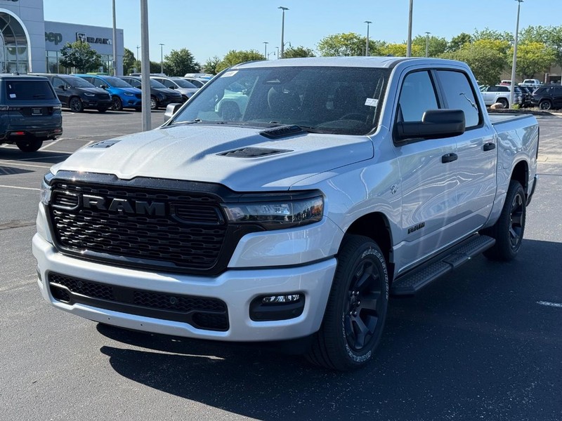 Ram 1500 Vehicle Full-screen Gallery Image 8