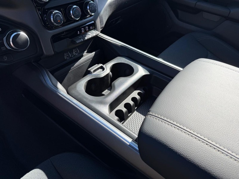 Ram 1500 Vehicle Full-screen Gallery Image 26