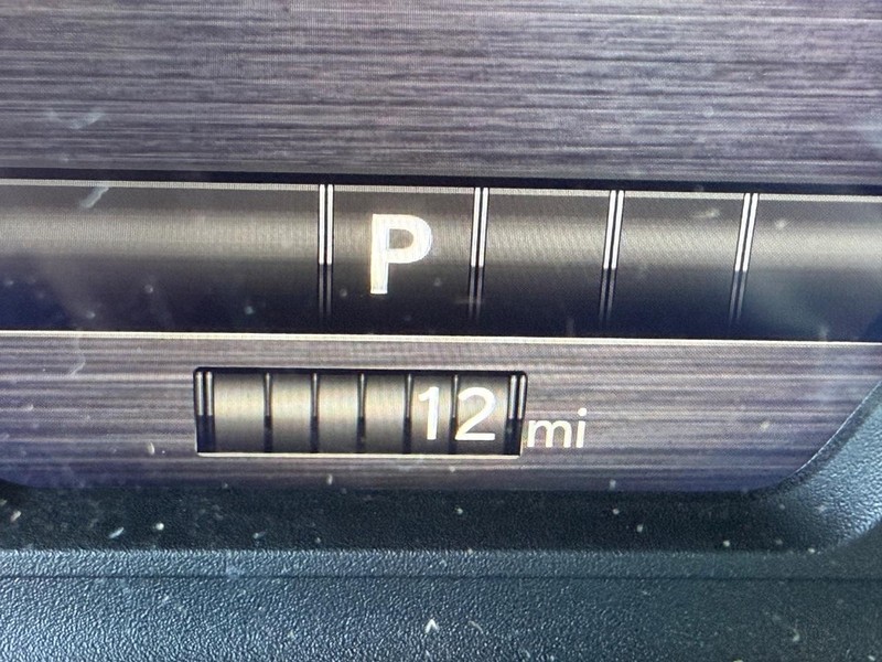 Ram 1500 Vehicle Full-screen Gallery Image 29