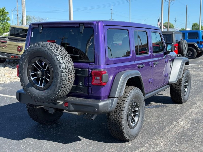 Jeep Wrangler Vehicle Full-screen Gallery Image 3