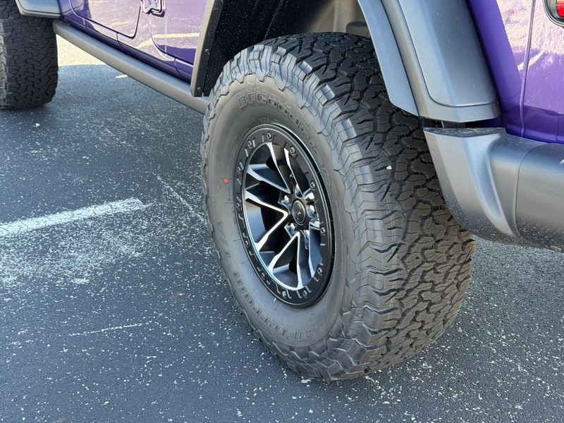 Jeep Wrangler Vehicle Full-screen Gallery Image 6