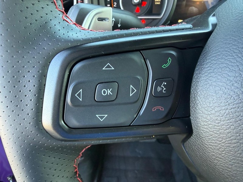 Jeep Wrangler Vehicle Full-screen Gallery Image 19