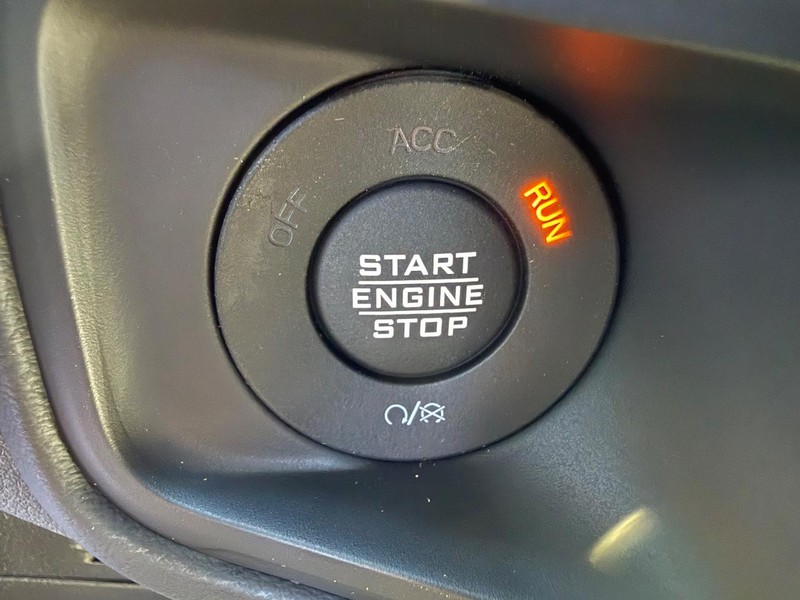 Jeep Wrangler Vehicle Full-screen Gallery Image 21