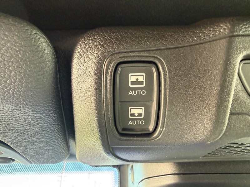 Jeep Wrangler Vehicle Full-screen Gallery Image 28