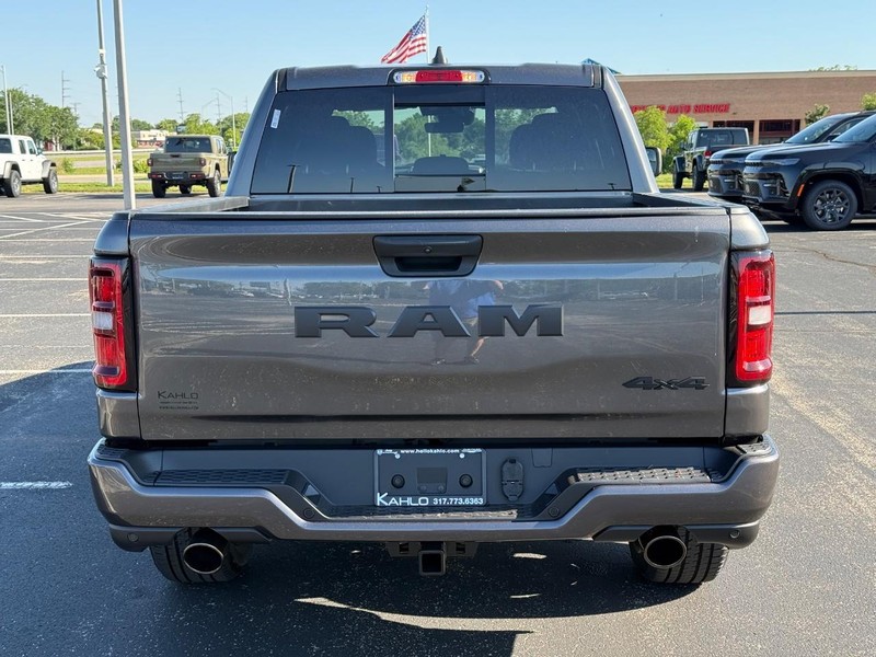 Ram 1500 Vehicle Full-screen Gallery Image 4