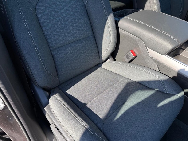 Ram 1500 Vehicle Full-screen Gallery Image 15