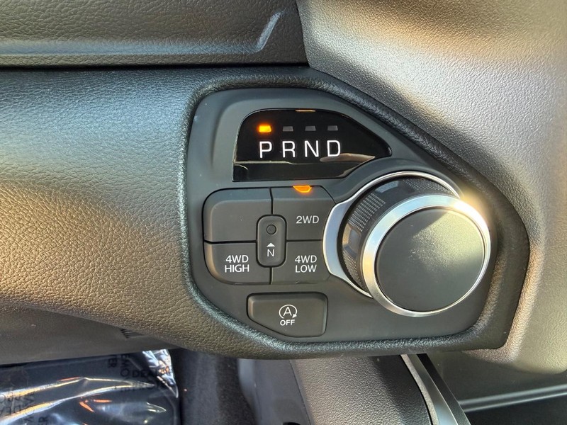 Ram 1500 Vehicle Full-screen Gallery Image 22