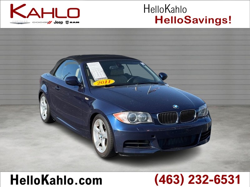 BMW 1 Series Vehicle Full-screen Gallery Image 01