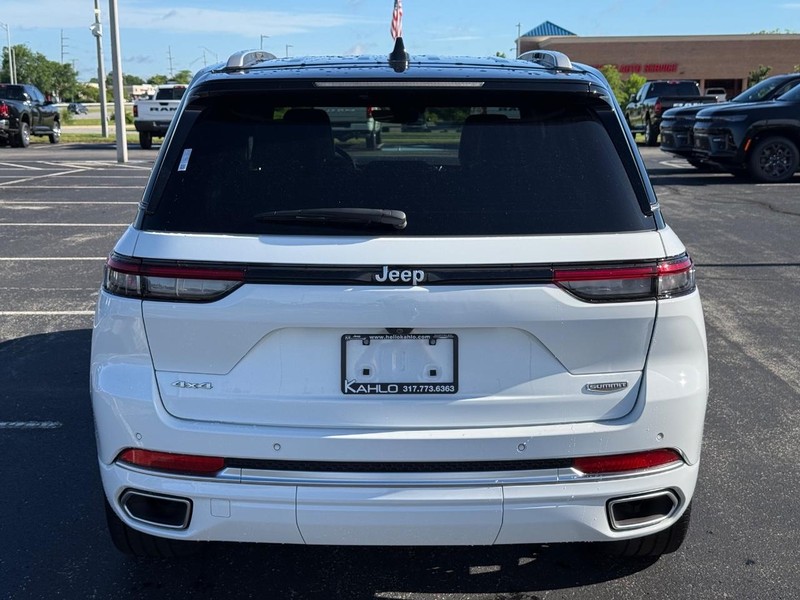 Jeep Grand Cherokee Vehicle Full-screen Gallery Image 4