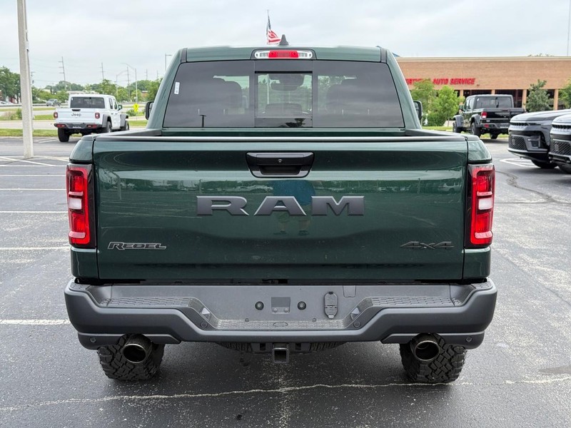 Ram 1500 Vehicle Full-screen Gallery Image 4