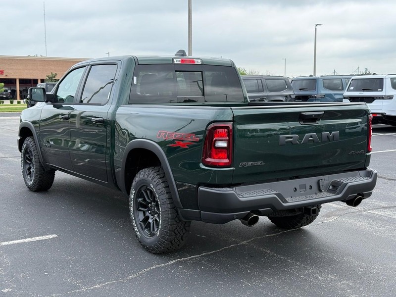 Ram 1500 Vehicle Full-screen Gallery Image 5