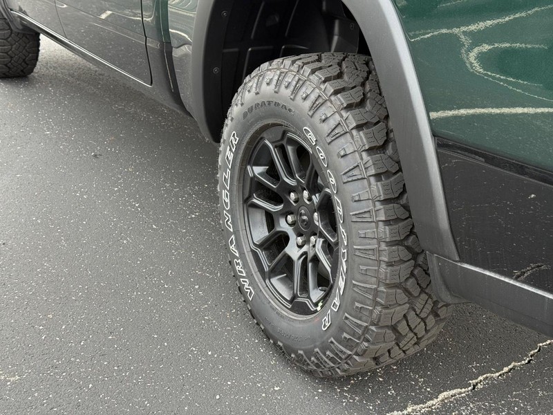 Ram 1500 Vehicle Full-screen Gallery Image 6