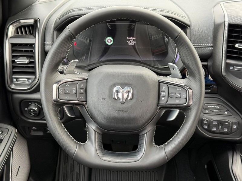 Ram 1500 Vehicle Full-screen Gallery Image 14