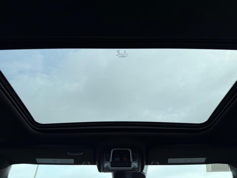 Ram 1500 Vehicle Full-screen Gallery Image 15