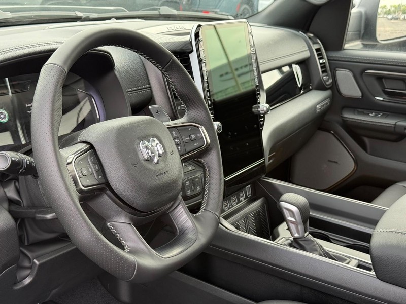Ram 1500 Vehicle Full-screen Gallery Image 20