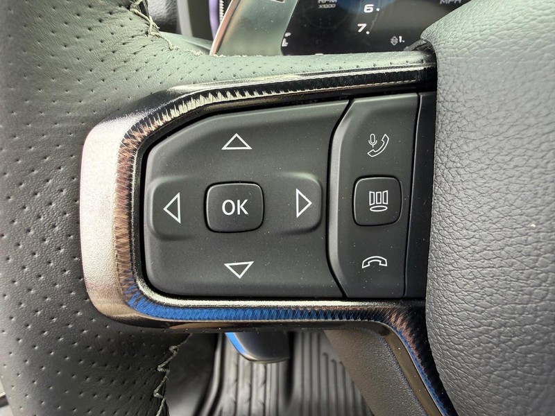 Ram 1500 Vehicle Full-screen Gallery Image 21