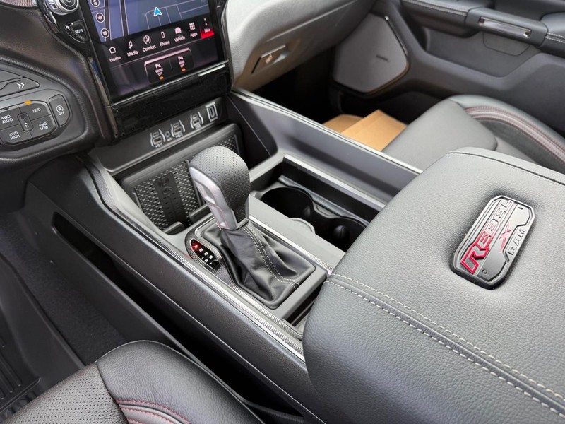Ram 1500 Vehicle Full-screen Gallery Image 26