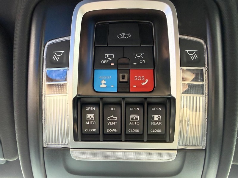 Ram 1500 Vehicle Full-screen Gallery Image 28