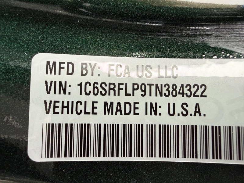 Ram 1500 Vehicle Full-screen Gallery Image 32
