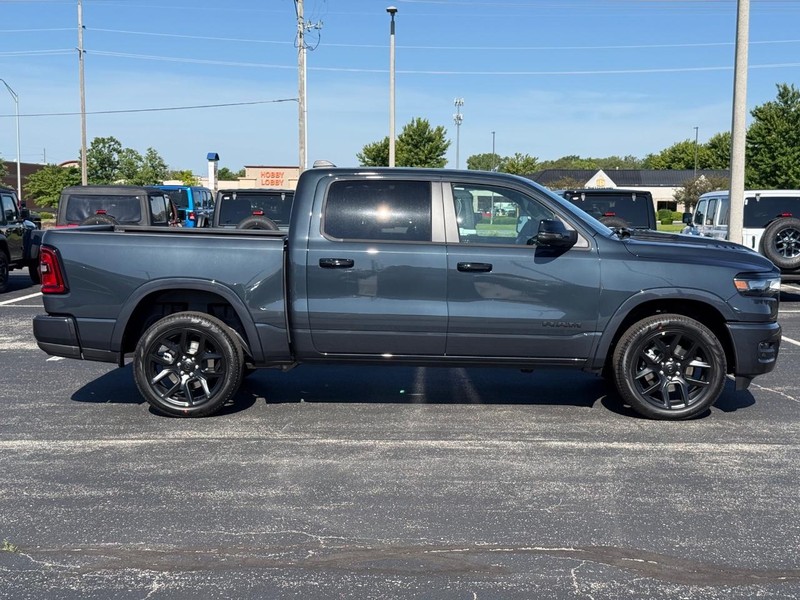 Ram 1500 Vehicle Full-screen Gallery Image 2