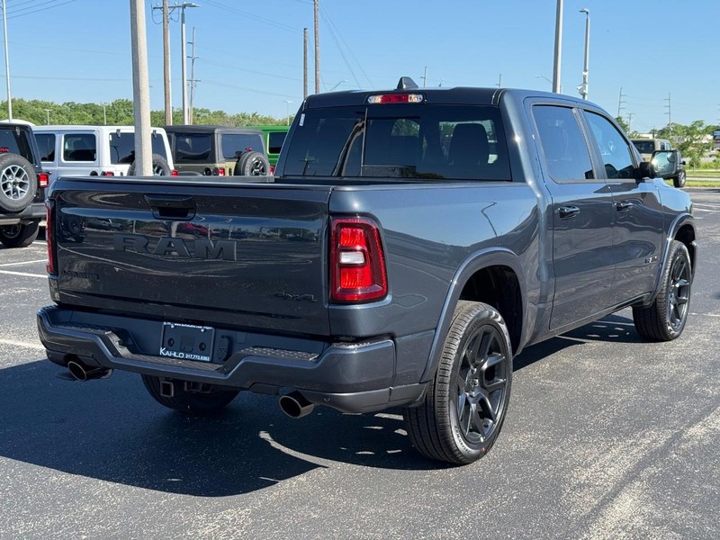Ram 1500 Vehicle Full-screen Gallery Image 3