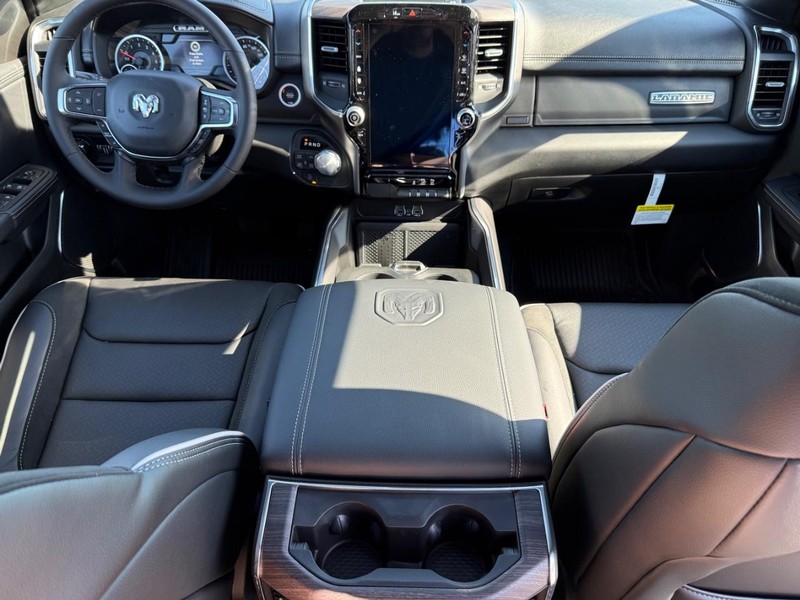 Ram 1500 Vehicle Full-screen Gallery Image 12