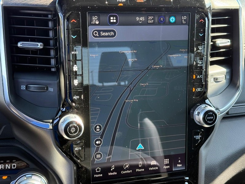 Ram 1500 Vehicle Full-screen Gallery Image 22