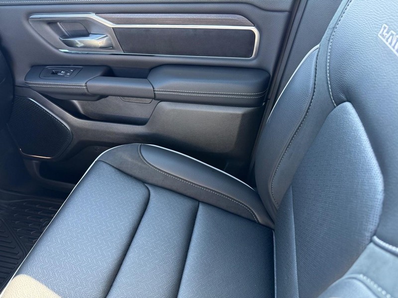 Ram 1500 Vehicle Full-screen Gallery Image 25