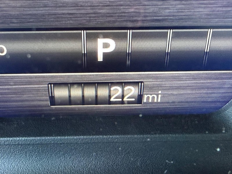 Ram 1500 Vehicle Full-screen Gallery Image 28