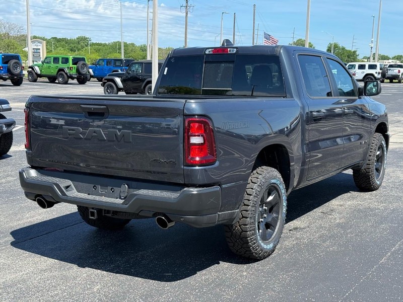 Ram 1500 Vehicle Full-screen Gallery Image 3