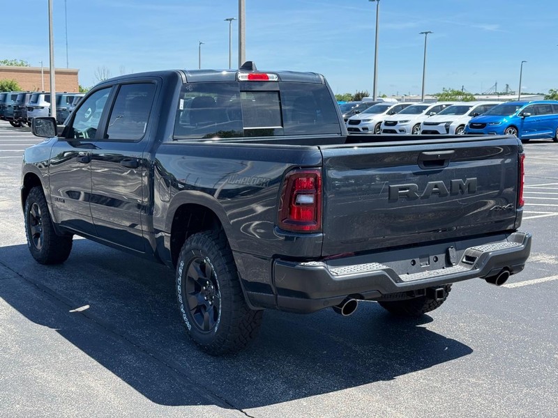 Ram 1500 Vehicle Full-screen Gallery Image 5