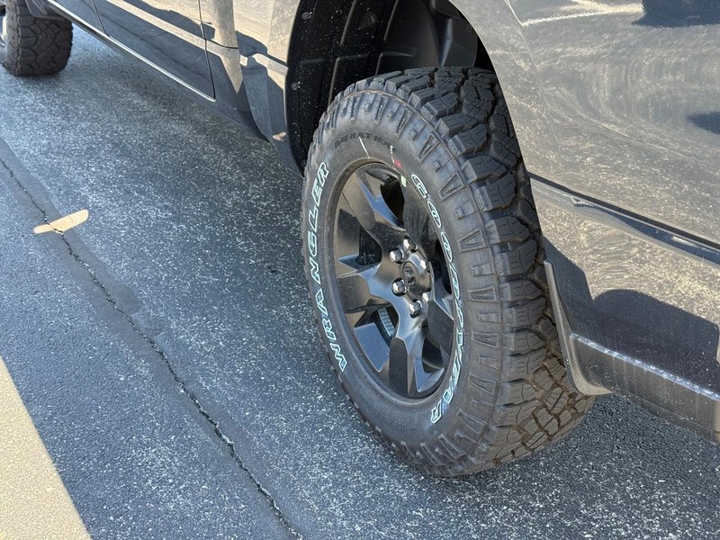 Ram 1500 Vehicle Full-screen Gallery Image 6