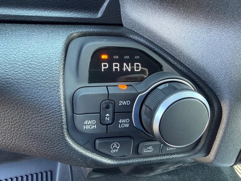 Ram 1500 Vehicle Full-screen Gallery Image 22