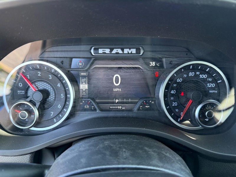 Ram 1500 Vehicle Full-screen Gallery Image 28