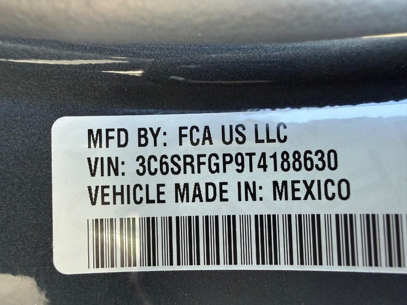 Ram 1500 Vehicle Full-screen Gallery Image 31